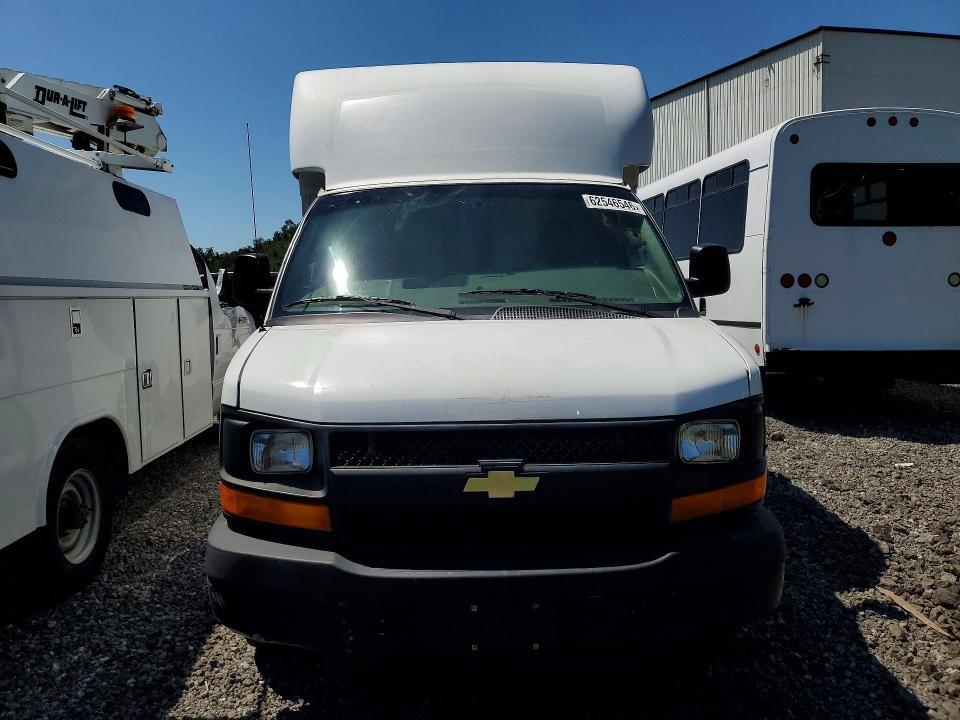2016 CHEVROLET EXPRESS G3500 — Фото 5 из 12