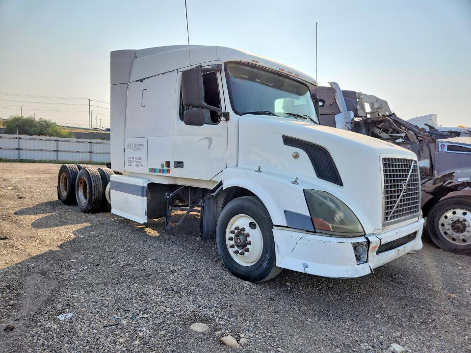 2004 VOLVO VN VNL — Фото 4 из 14