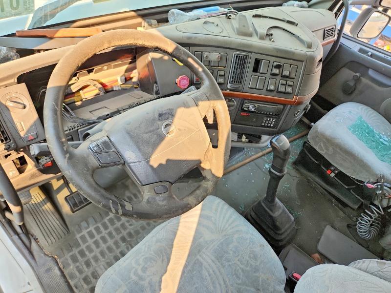 2004 VOLVO VN VNL — Фото 8 из 14