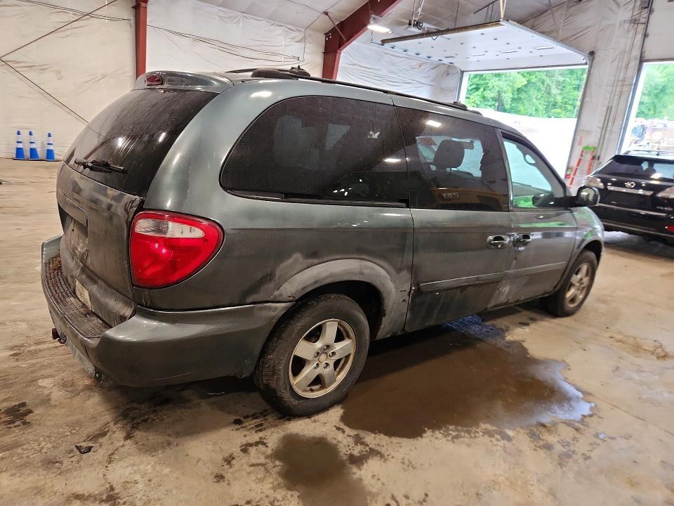 2005 DODGE GRAND CARAVAN SXT — Фото 3 из 13