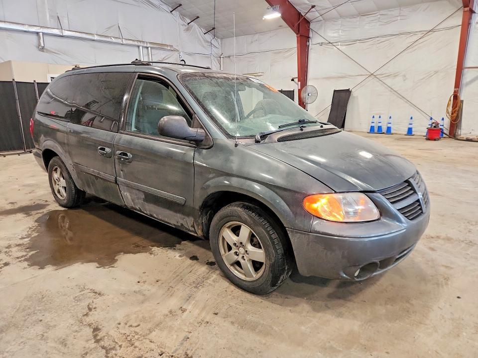 2005 DODGE GRAND CARAVAN SXT — Фото 4 из 13