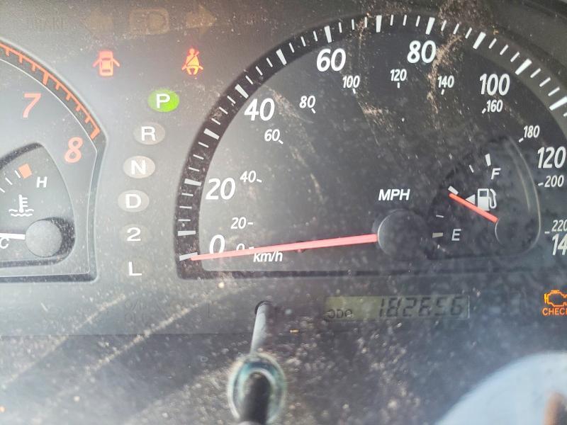 2002 TOYOTA CAMRY XLE — Фото 9 из 13