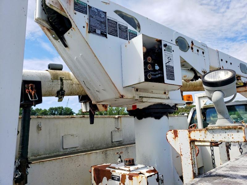 2002 GMC C7 BUCKET TRUCK — Фото 12 из 12