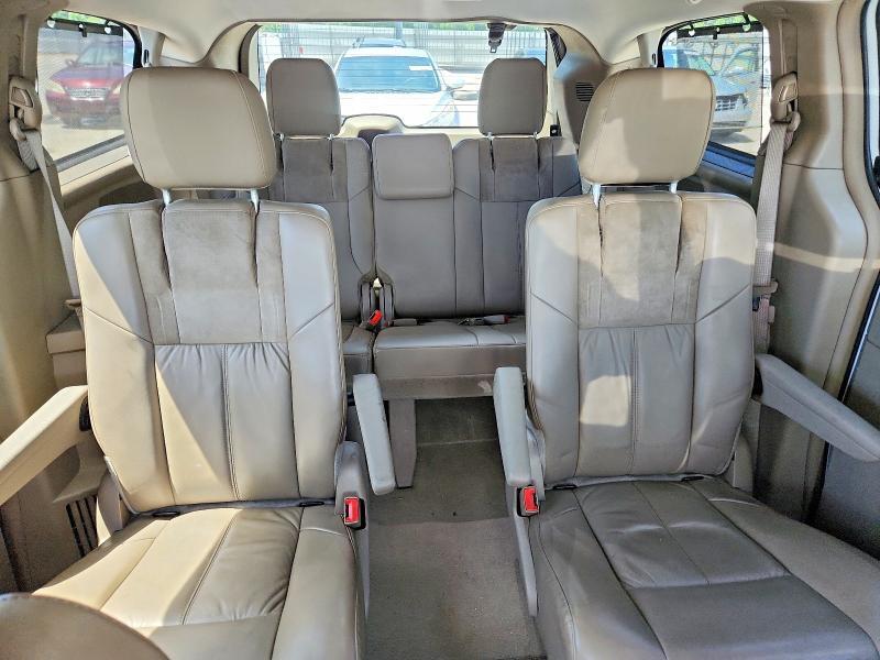 2016 CHRYSLER TOWN & COUNTRY LIMITED PLATINUM — Фото 10 из 13