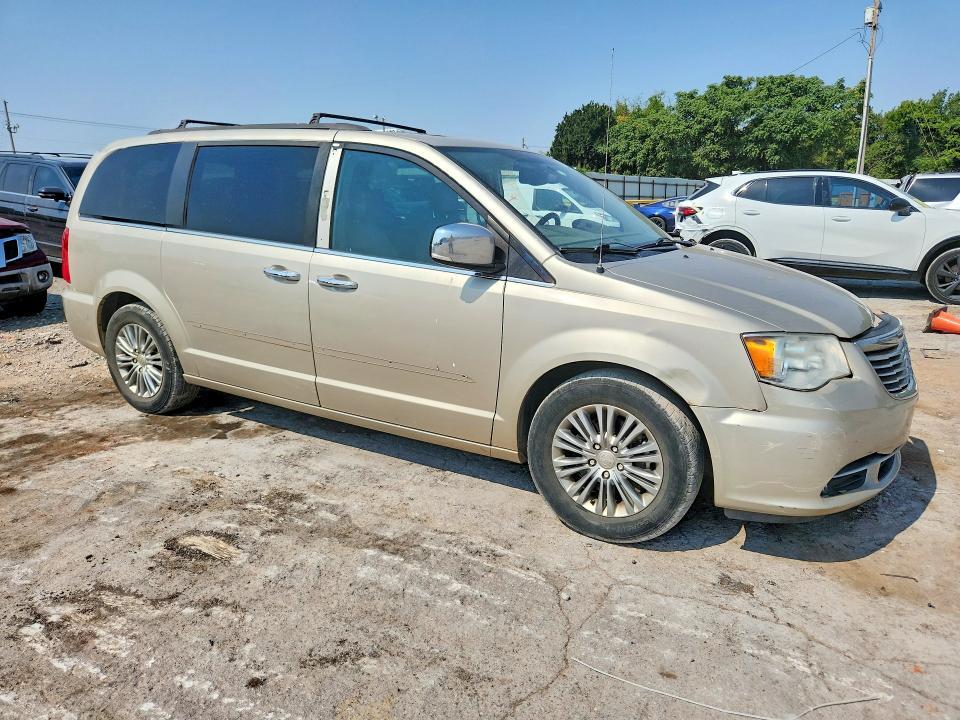 2016 CHRYSLER TOWN & COUNTRY TOURING L — Фото 4 из 13