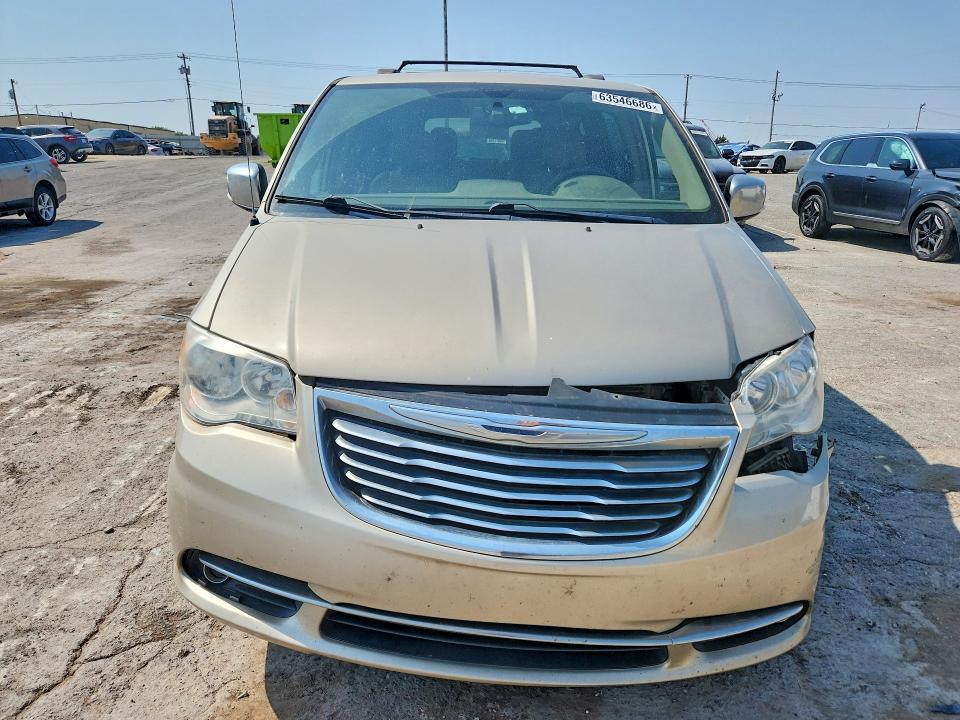2016 CHRYSLER TOWN & COUNTRY TOURING L — Фото 5 из 13