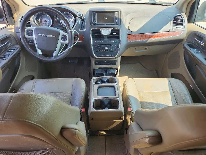 2016 CHRYSLER TOWN & COUNTRY TOURING L — Фото 8 из 13