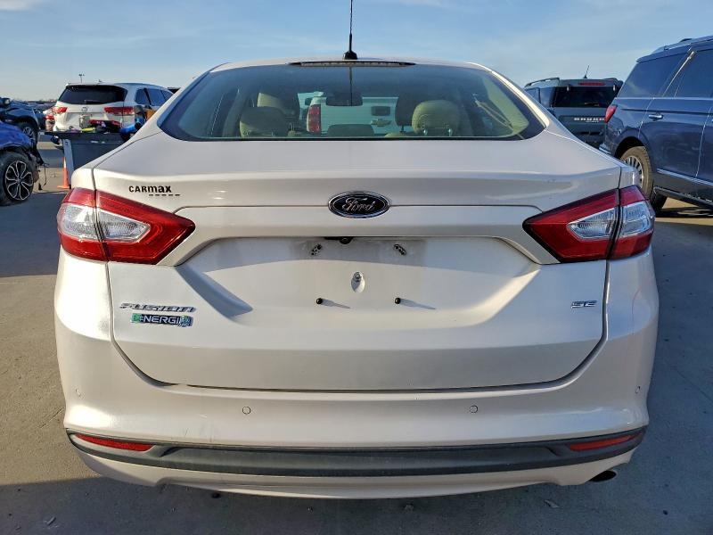 2016 FORD FUSION SE PHEV — Фото 6 из 12