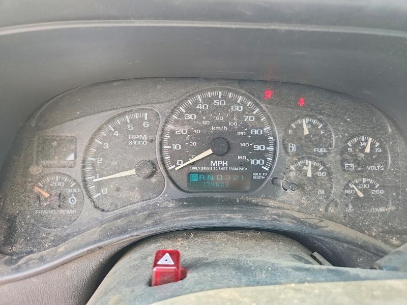 2002 CHEVROLET SILVERADO C2500 — Фото 9 из 12