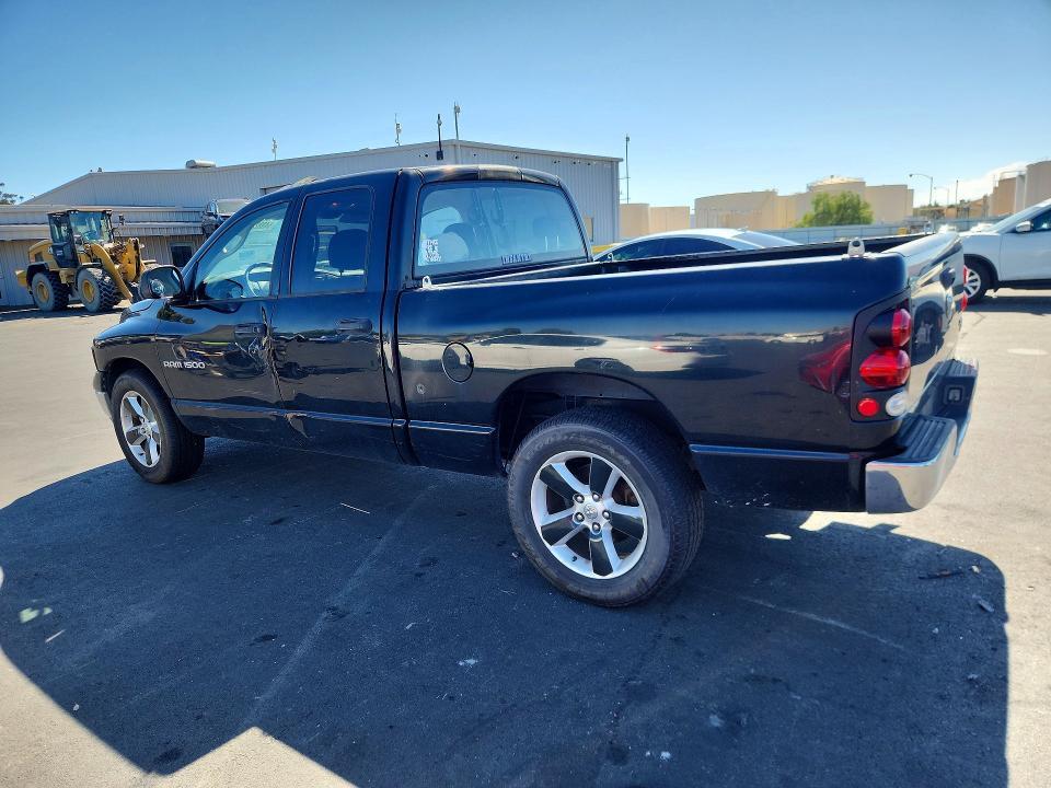 2005 DODGE RAM 1500 ST — Фото 2 из 12