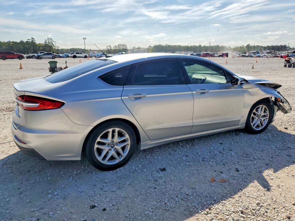 2016 FORD FUSION SE — Фото 3 из 12