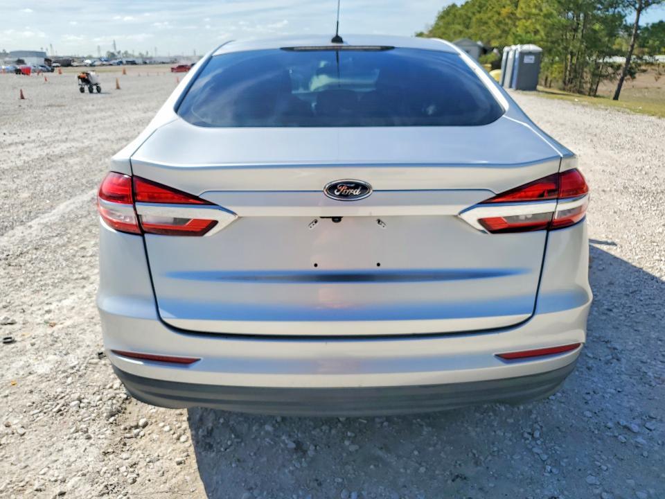 2016 FORD FUSION SE — Фото 6 из 12