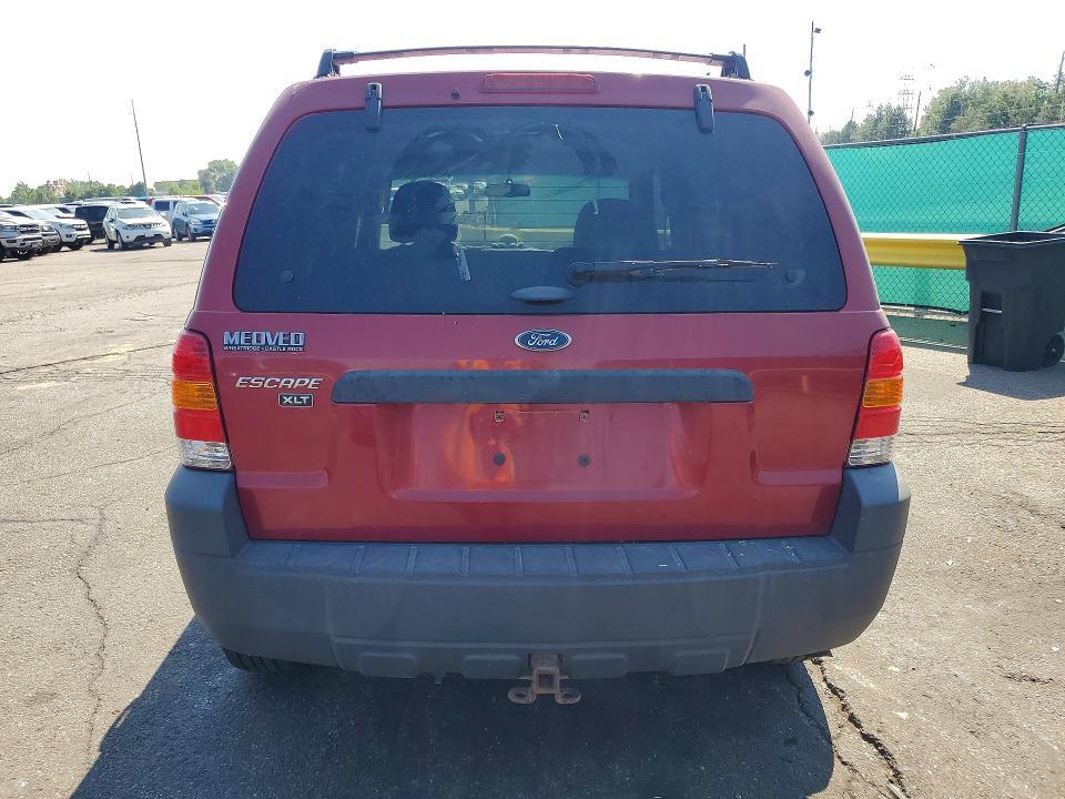 1FMCU93135KB12700 2005 FORD ESCAPE photo no. 6
