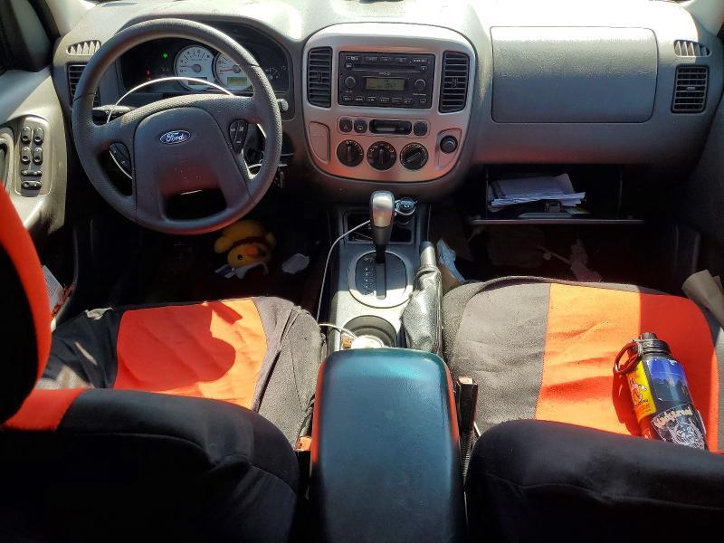 1FMCU93135KB12700 2005 FORD ESCAPE photo no. 8