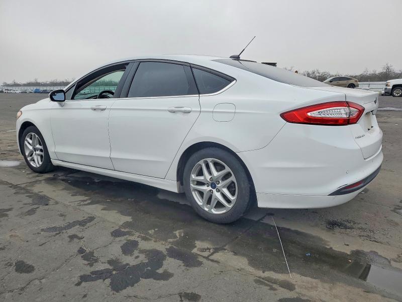 1FA6P0H7XG5123136 2016 FORD FUSION photo no. 2