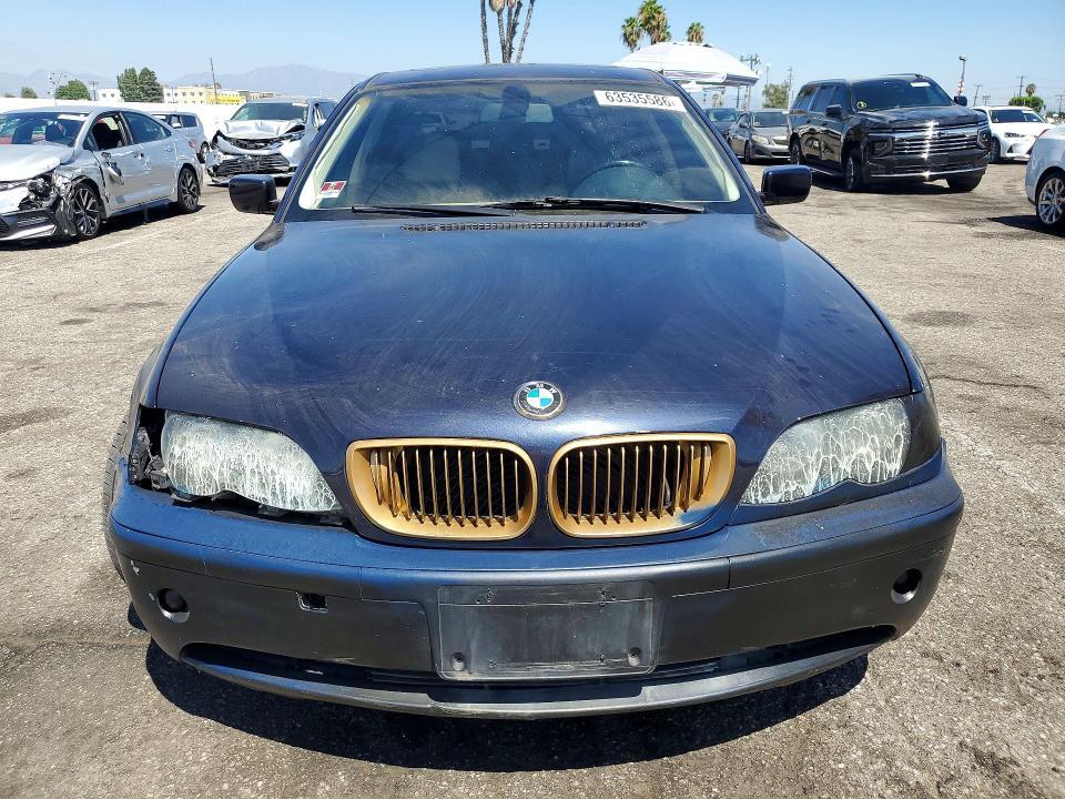 WBAAZ33453PH34381 2003 BMW 325 photo no. 5