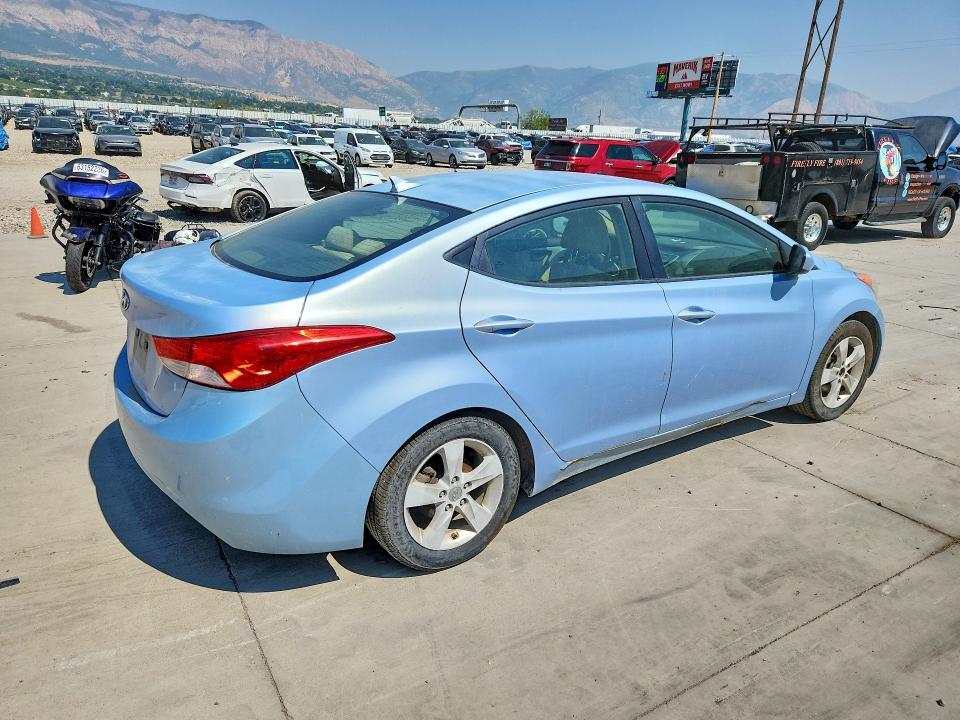 2012 HYUNDAI ELANTRA — Фото 3 из 12