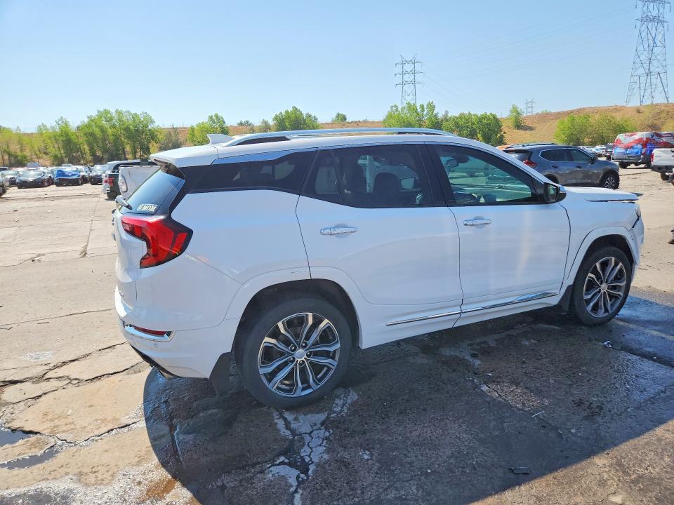 2020 GMC TERRAIN DENALI — Фото 3 из 13