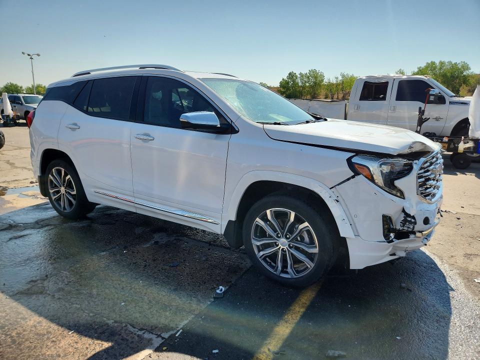 2020 GMC TERRAIN DENALI — Фото 4 из 13