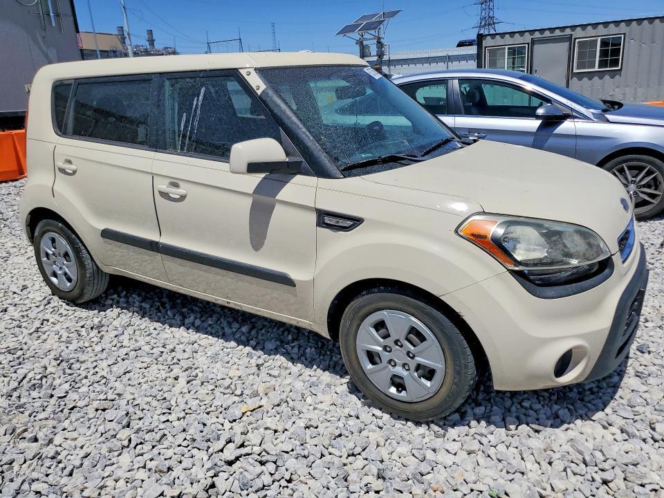 KNDJT2A57C7391371 2012 KIA SOUL photo no. 4