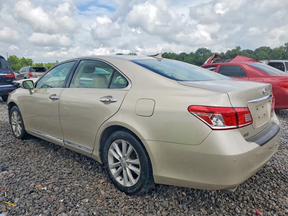 2012 LEXUS ES 350 — Фото 2 из 13