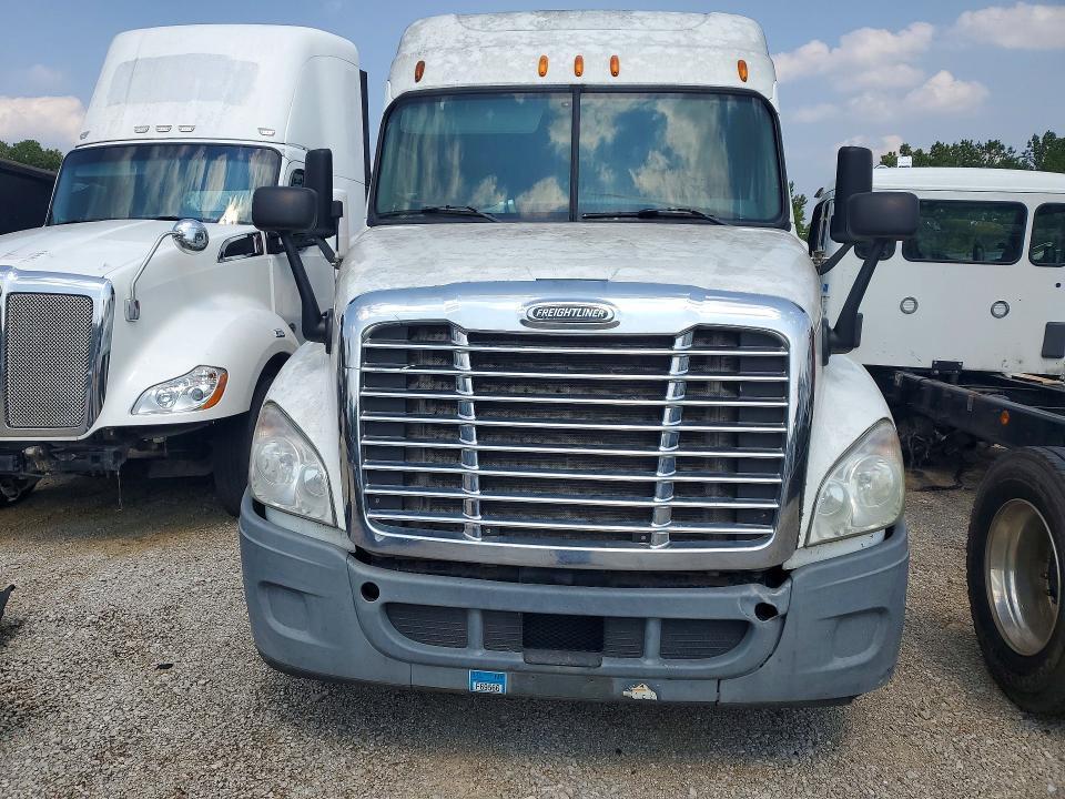 2009 FREIGHTLINER CASCADIA 125 — Фото 5 из 14