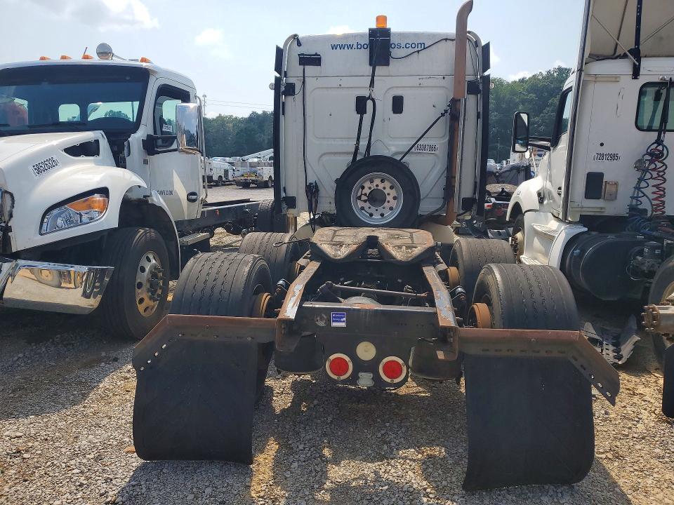 2009 FREIGHTLINER CASCADIA 125 — Фото 6 из 14