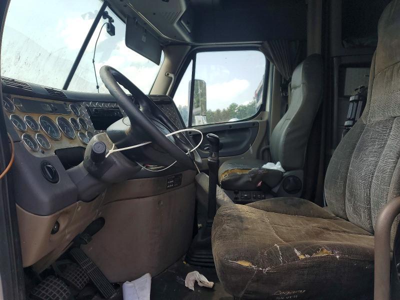 2009 FREIGHTLINER CASCADIA 125 — Фото 7 из 14