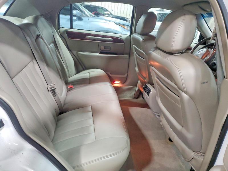2003 LINCOLN TOWN CAR EXECUTIVE — Фото 10 из 12