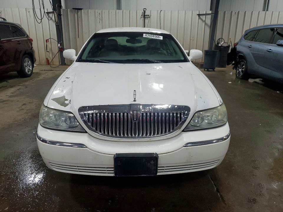2003 LINCOLN TOWN CAR EXECUTIVE — Фото 5 из 12