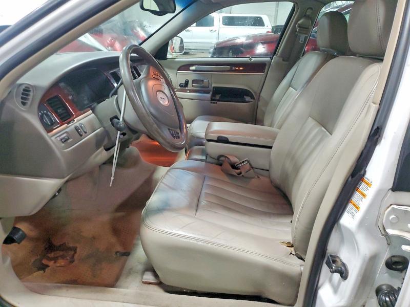 2003 LINCOLN TOWN CAR EXECUTIVE — Фото 7 из 12
