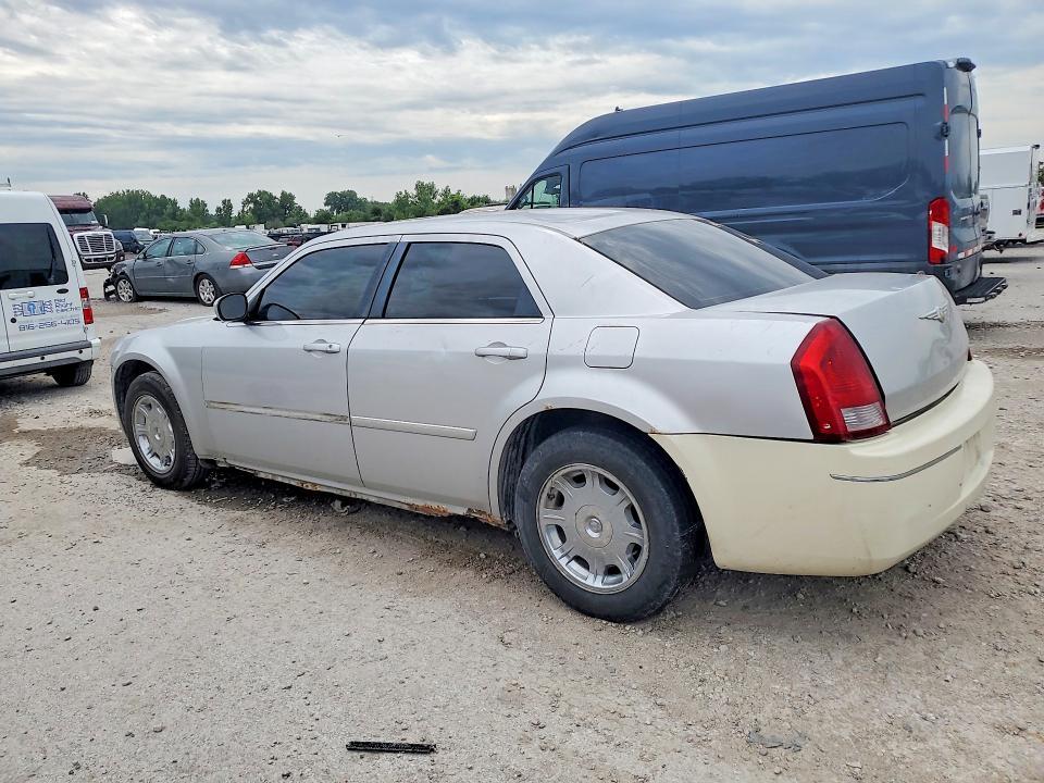 2006 CHRYSLER 300 TOURING — Фото 2 из 12
