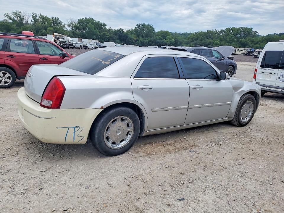 2006 CHRYSLER 300 TOURING — Фото 3 из 12