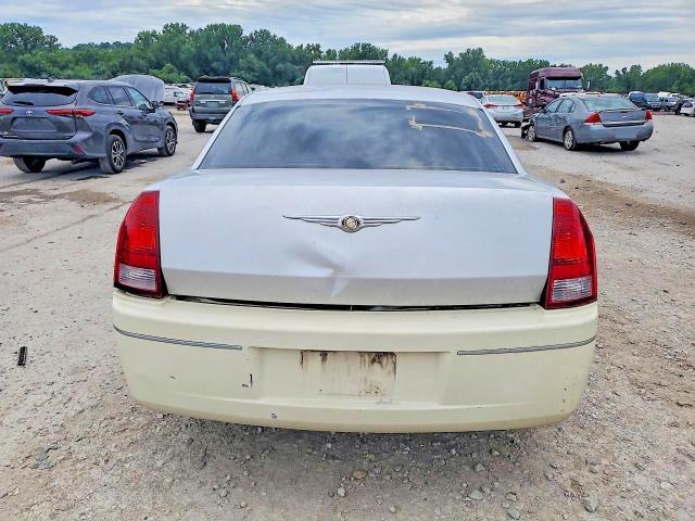 2006 CHRYSLER 300 TOURING — Фото 6 из 12