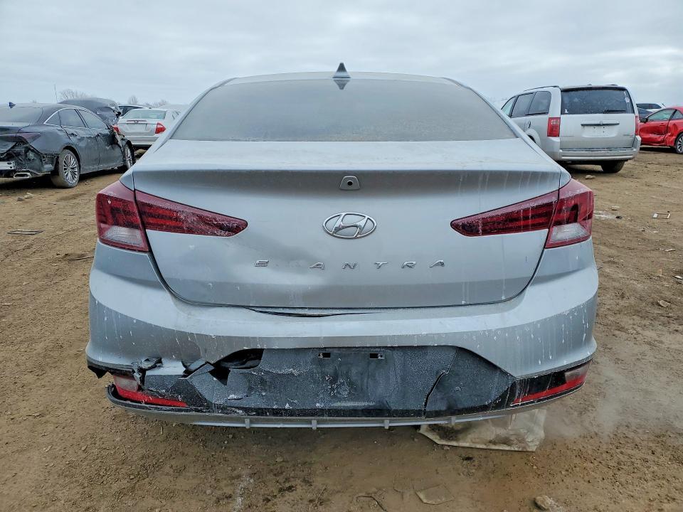 2020 HYUNDAI ELANTRA SEL — Фото 6 из 13