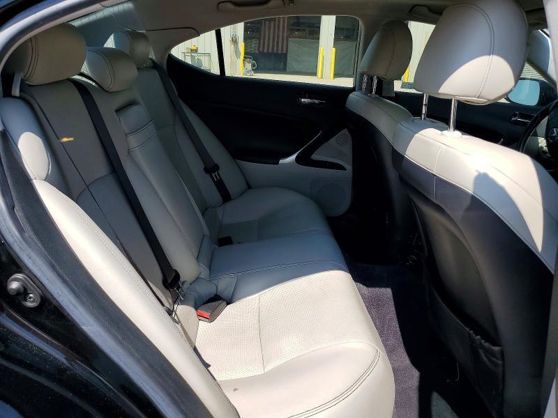 2009 LEXUS IS250 — Фото 10 из 12