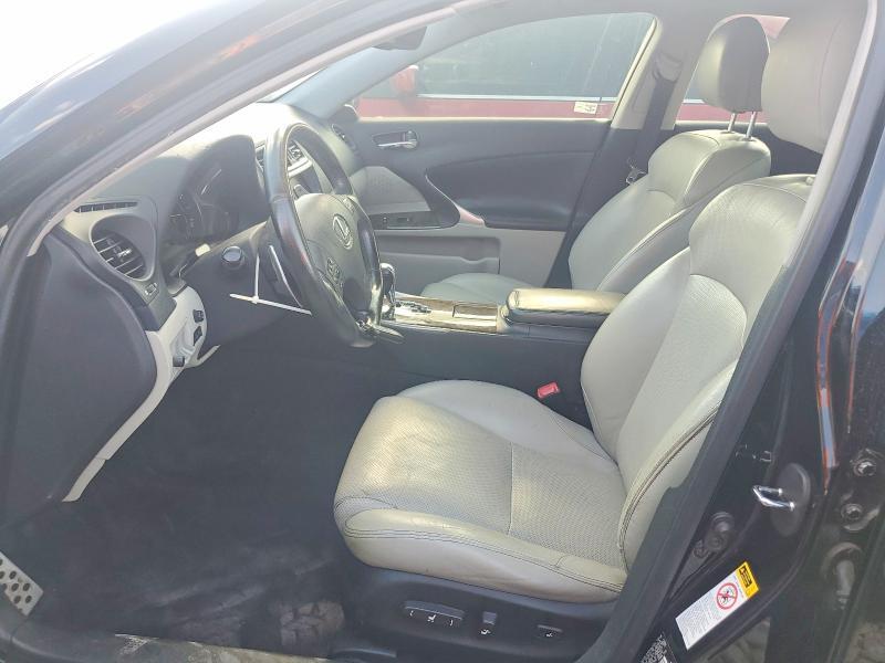 2009 LEXUS IS250 — Фото 7 из 12