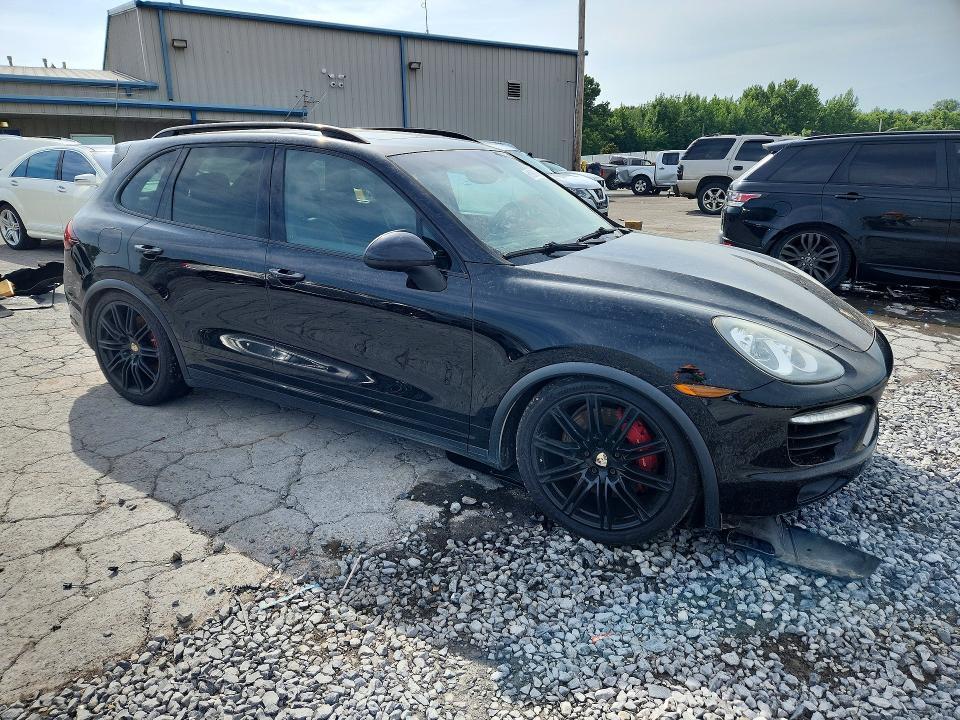 2012 PORSCHE CAYENNE TURBO — Фото 4 из 13