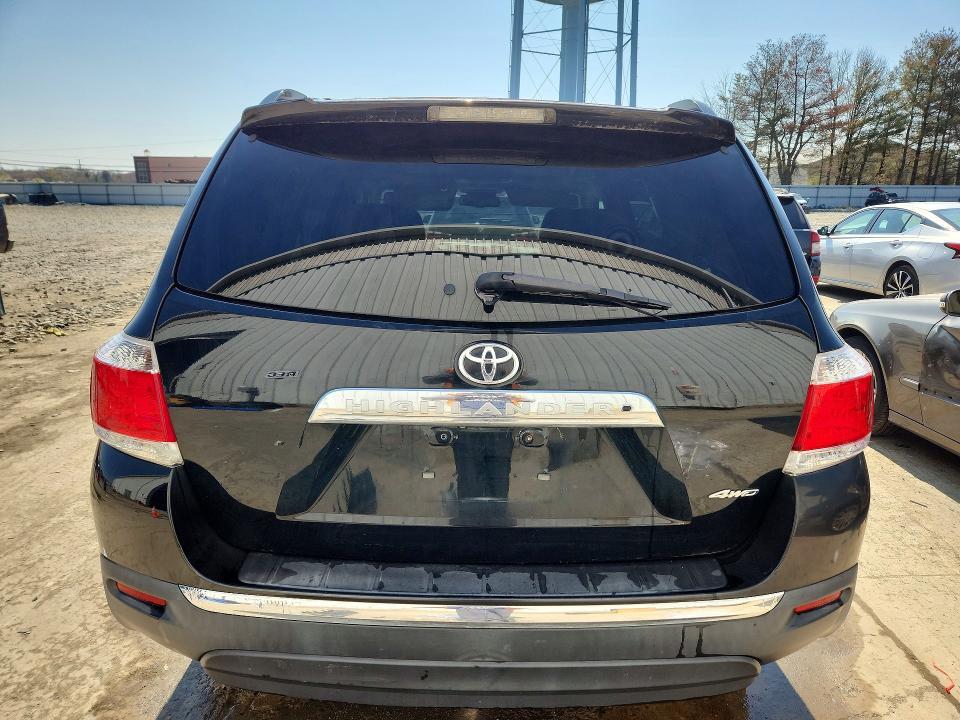 2012 TOYOTA HIGHLANDER SE — Фото 6 из 13