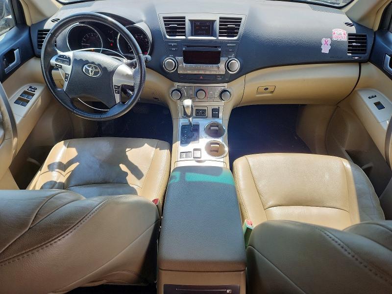 2012 TOYOTA HIGHLANDER SE — Фото 8 из 13