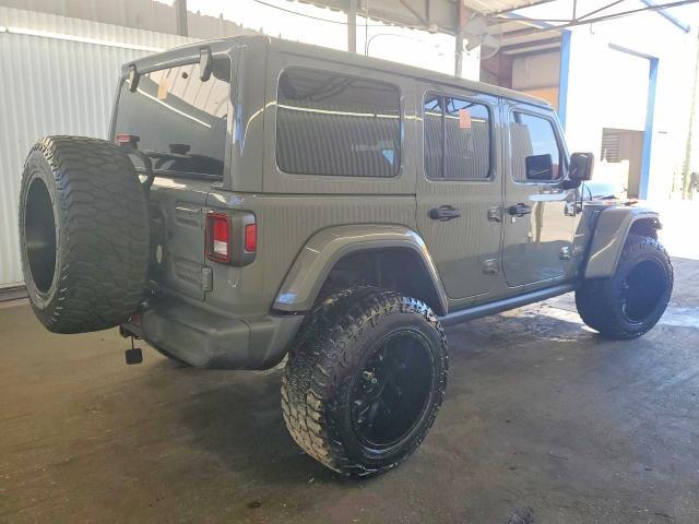 2020 JEEP WRANGLER UNLIMITED SAHARA — Фото 3 из 13