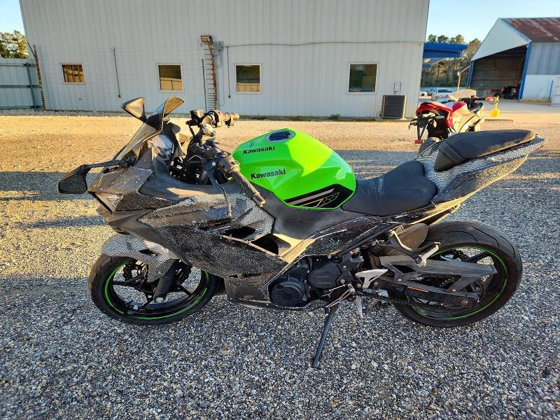 JKAEXKG13LDA65169 2020 KAWASAKI EX400 photo no. 3