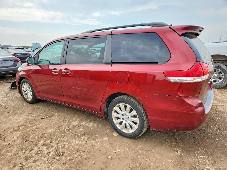 2012 TOYOTA SIENNA LIMITED 7-PASSENGER — Фото 2 из 12