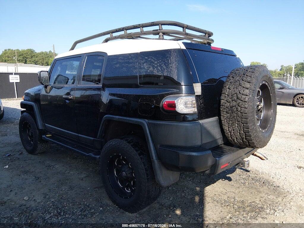 JTEZU4BFXBK011045 2011 TOYOTA FJ CRUISER photo no. 3