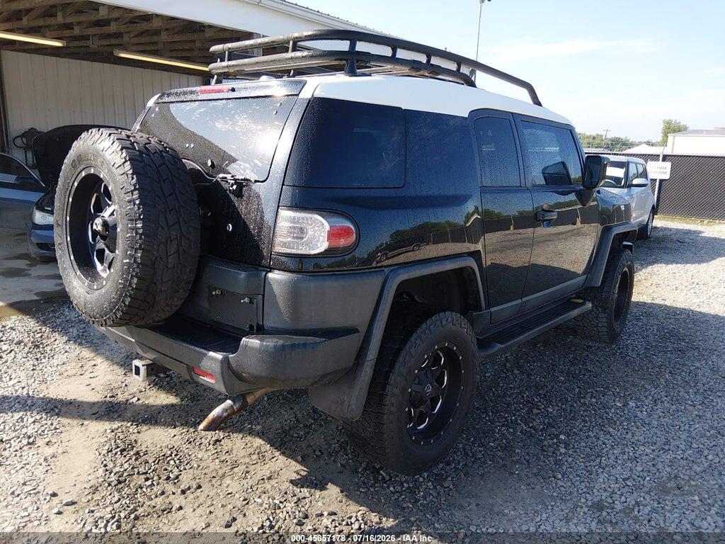 JTEZU4BFXBK011045 2011 TOYOTA FJ CRUISER photo no. 4