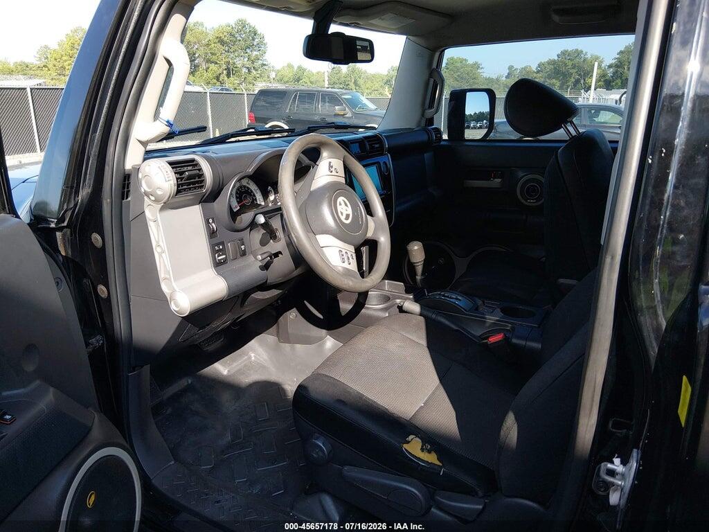 JTEZU4BFXBK011045 2011 TOYOTA FJ CRUISER photo no. 5