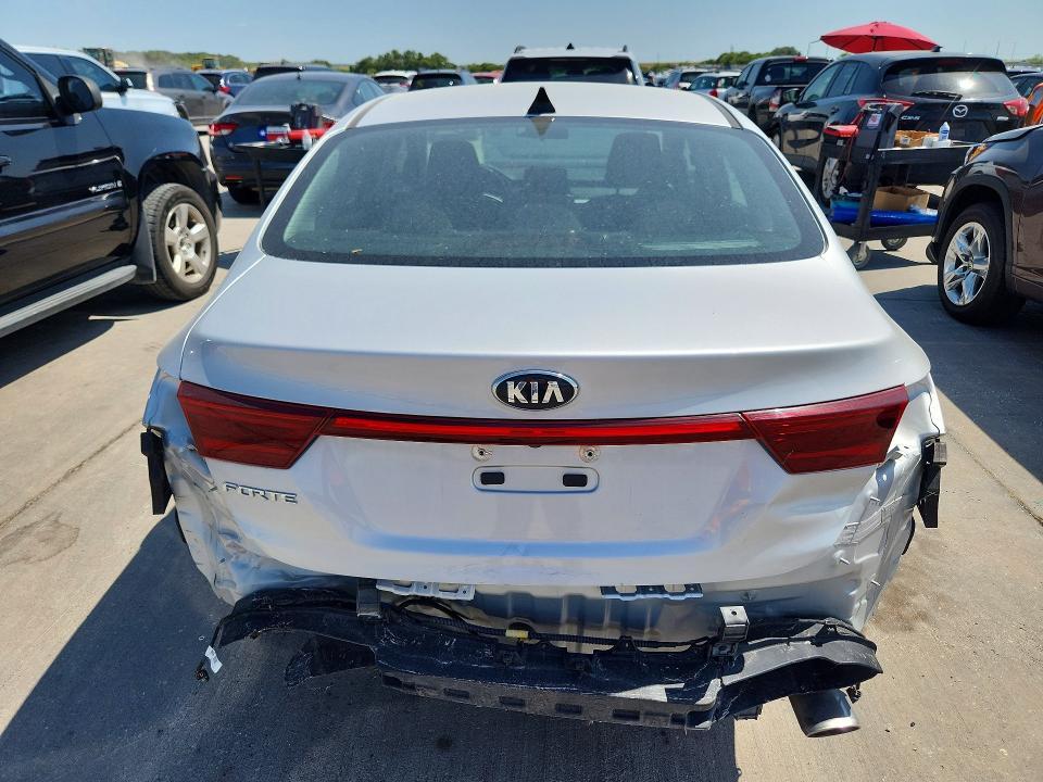 2020 KIA FORTE LXS — Фото 6 из 12