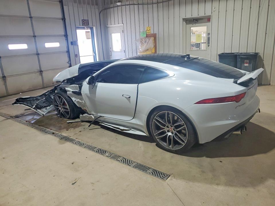 2016 JAGUAR F-TYPE R — Фото 2 из 12