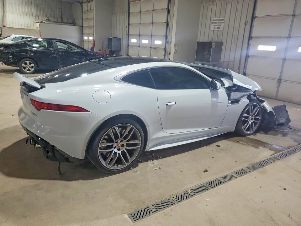 2016 JAGUAR F-TYPE R — Фото 3 из 12