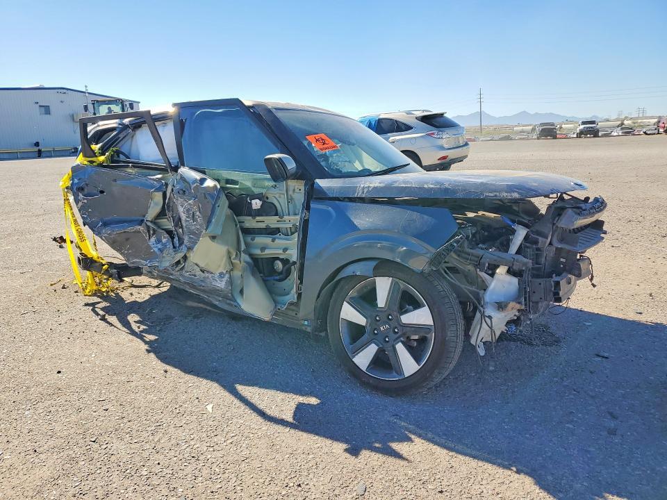 KNDJ33AU5L7012378 2020 KIA SOUL photo no. 4